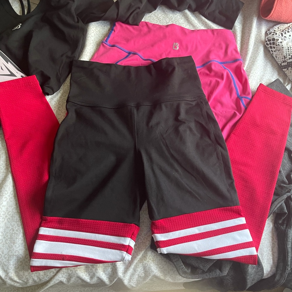 Bombshell Sportswear M - Picture 2 of 2